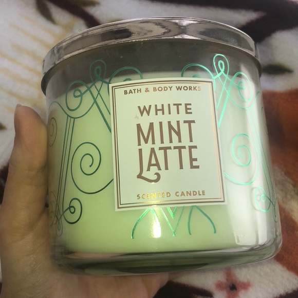 Bath and body works white mint latte candle